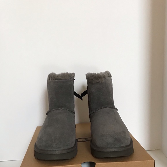 UGG Mini Continuity Bow Boots - Picture 5 of 7